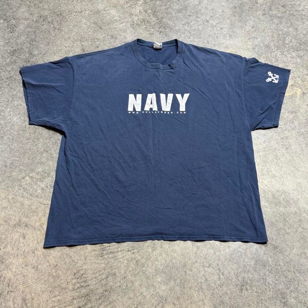 Gildan Men's Navy and Blue T-shirt
